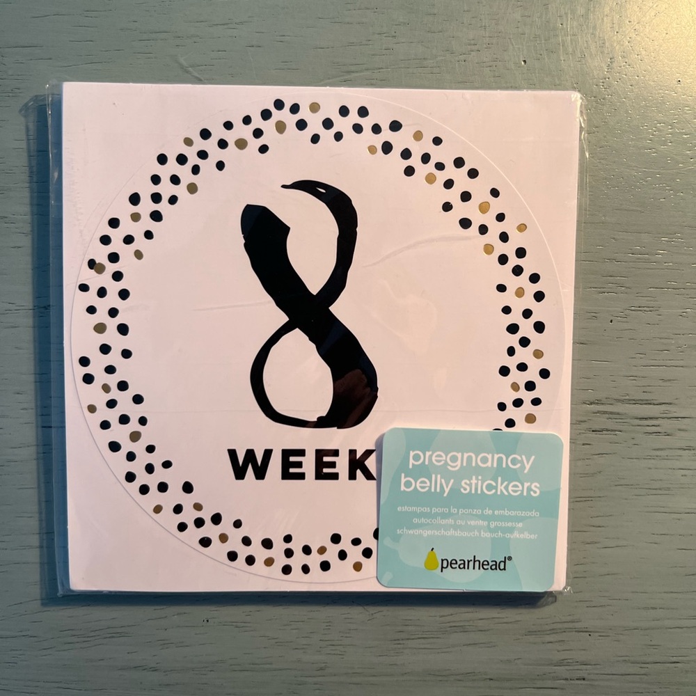 Pearhead Black and White Pregnancy Stickers